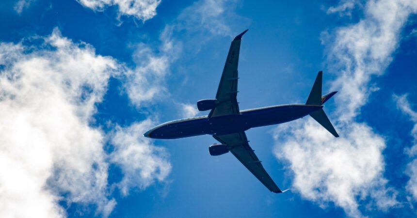 Kancelaria Norton Rose Fulbright doradzała PLL LOT w związku z zakupem do 84 samolotów Airbus A220