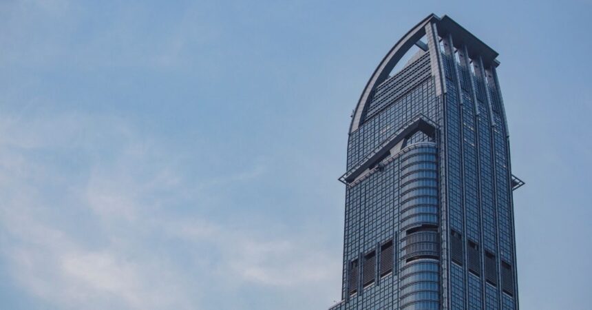 DLA Piper doradzała Rolls-Royce przy najmie powierzchni biurowej w Unity Tower w Krakowie